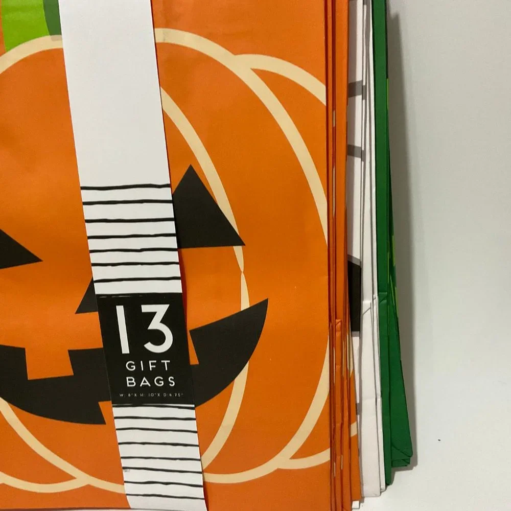 Medium Halloween Character Print Gift Bags, Party Supplies, 13 Pieces